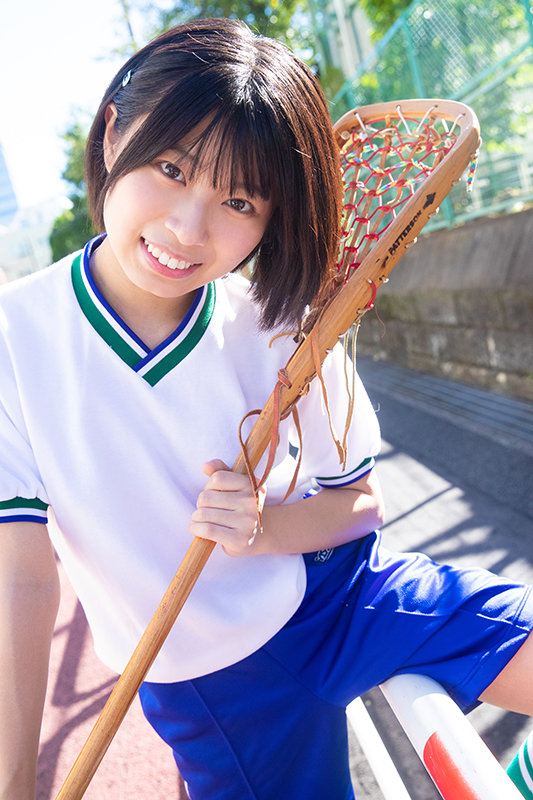笑顔が和泉芳怜に激似のセクシー女優佐野なつの画像